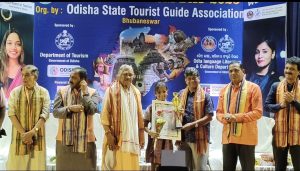 ଡିଏଭି ସ୍କୁଲ ଛାତ୍ରୀ ଲାଶ୍ୟାଙ୍କୁ ଓଡ଼ିଶା ୟୁଥ ଆଇକନ୍ ପୁରସ୍କାର