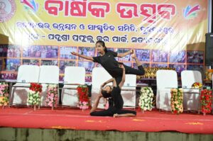 ଡିଏଭି ସ୍କୁଲ୍ ଛାତ୍ରୀ ଲାଶ୍ୟା ଓ ଦିଶିତାଙ୍କୁ “ଯୋଗ କଳାଶ୍ରୀ ସମ୍ମାନ”